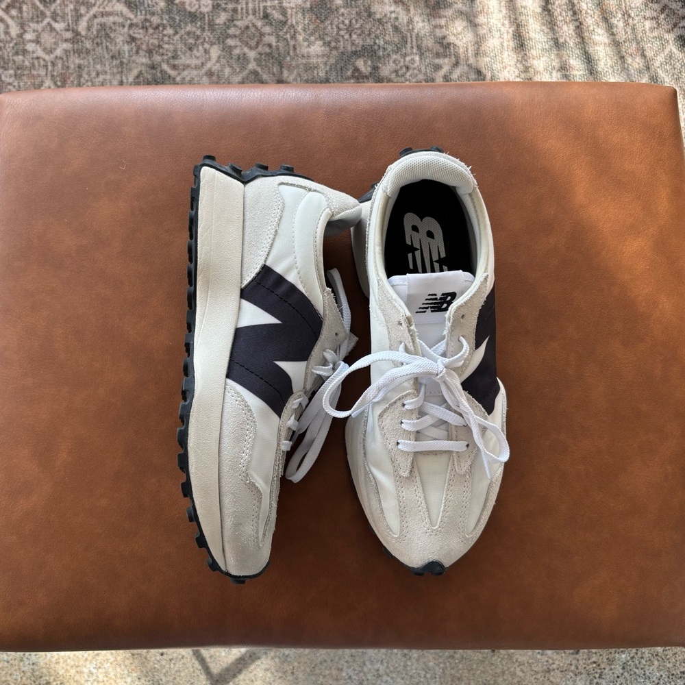 Women’s New Balance 327 Size 7.5